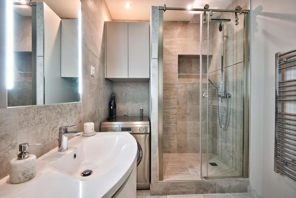 Very Nice 2P With All Comfort, City Center Ac/Wifi Exterior photo